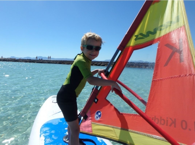  Peque en la windsurfing lesson 